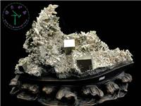 黃鐵礦+水晶（日本律雙晶），43x34x22cm-湖北大冶